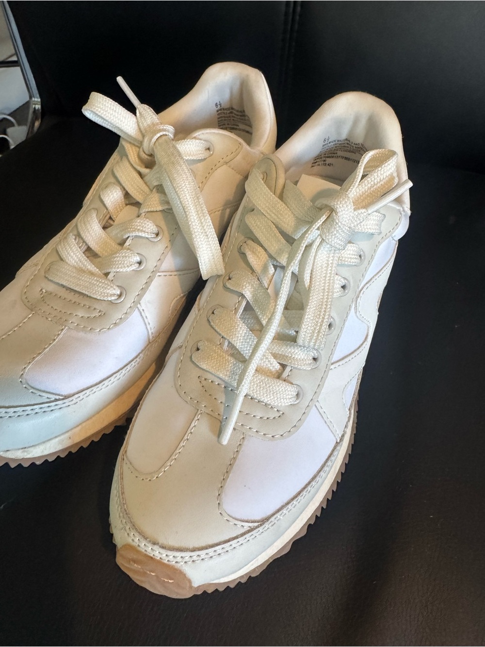 Universal Thread Women's Cream White Athletic Sneakers